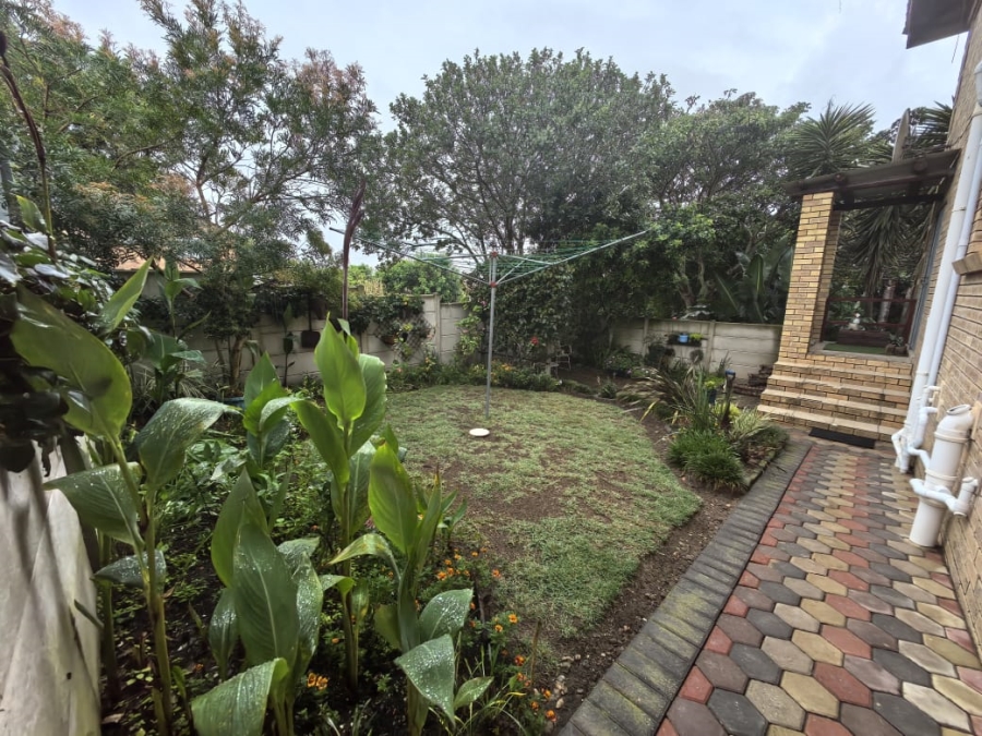 5 Bedroom Property for Sale in Reebok Western Cape